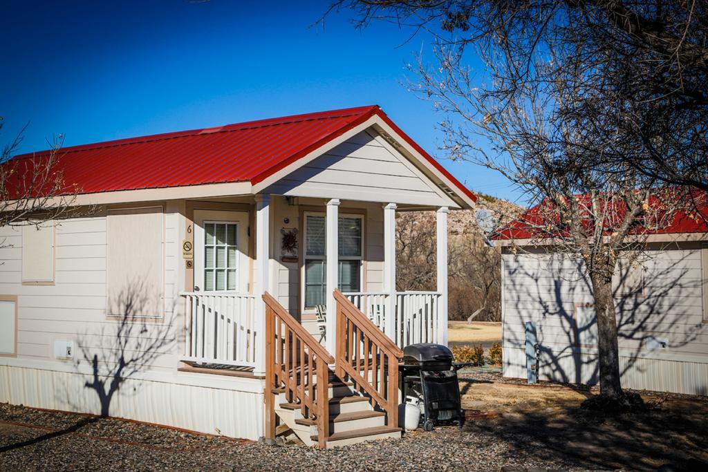 Verde Valley One-Bedroom Park Model Cabin 14 Cottonwood Exterior photo